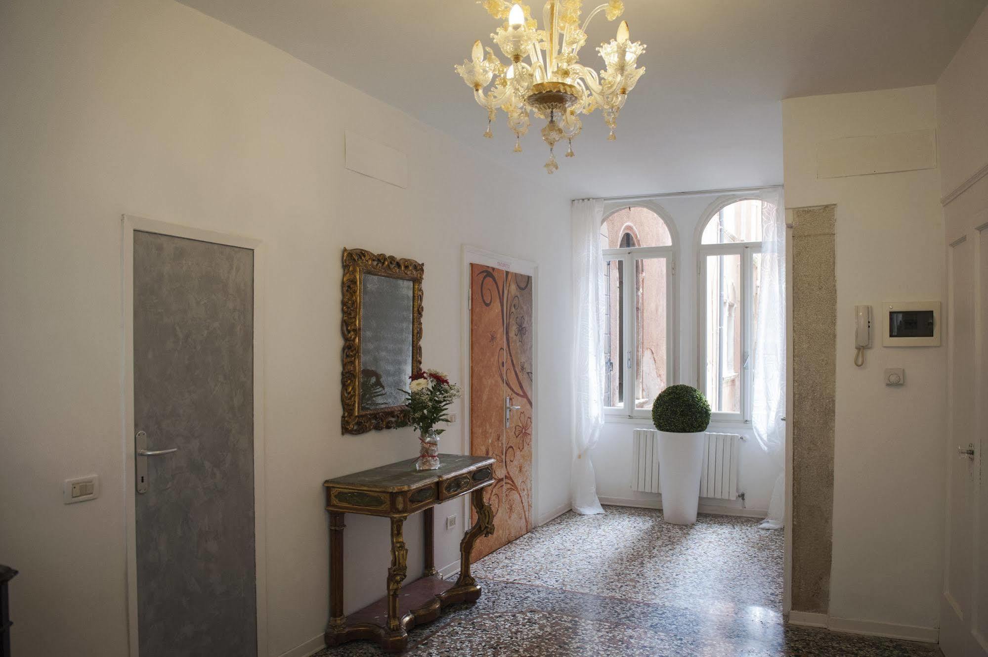 Porta Orientalis Venice Luaran gambar